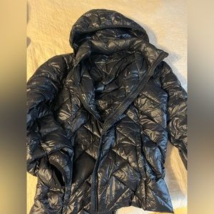Packable puffer jacket
